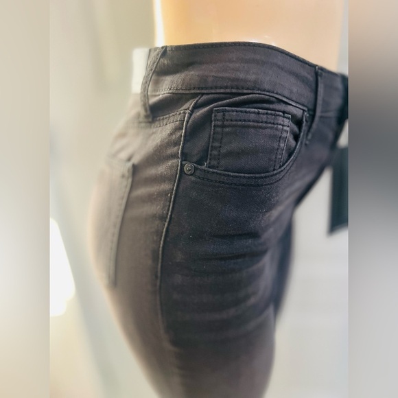 Kendall + Kylie THE KONTOUR HIGH RISE 9/29 jeans nwt - Picture 11 of 13